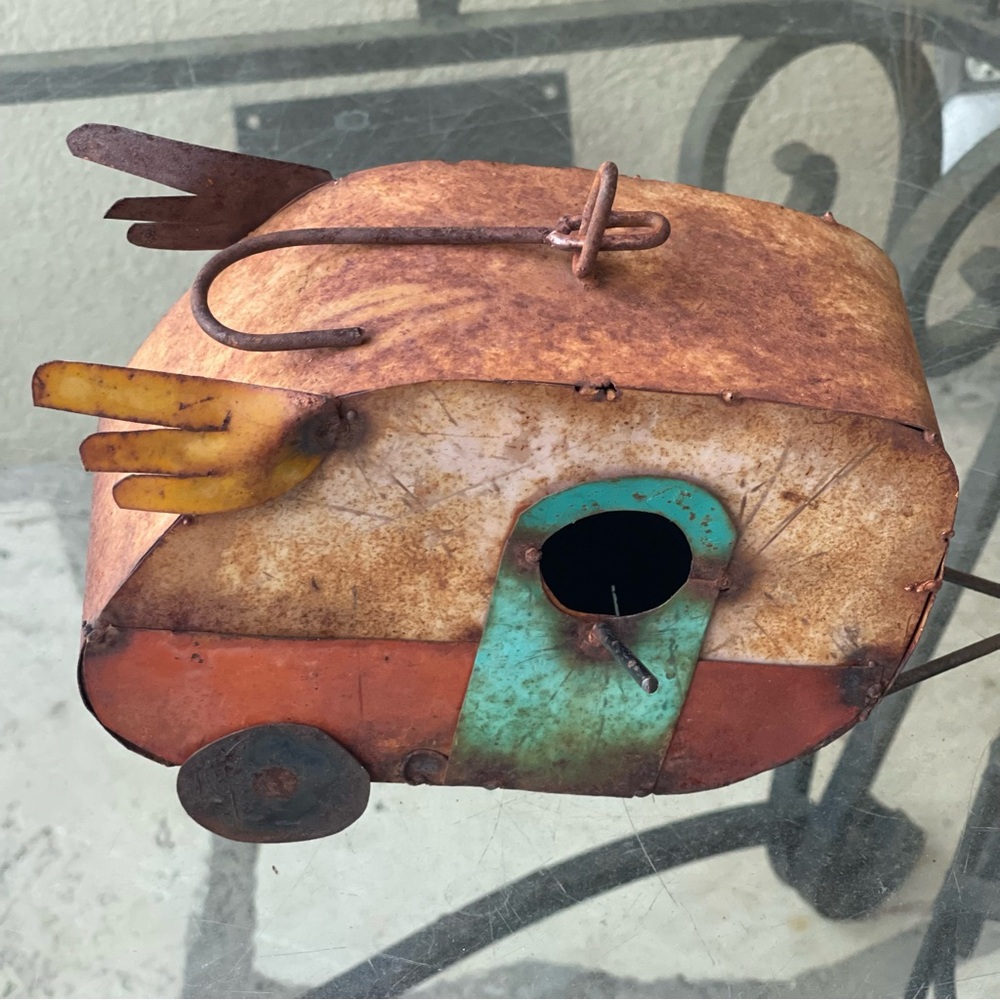 - Metal Yard Art Rustic Travel Trailer w/ wings hanging bird feeder Outdoor‎